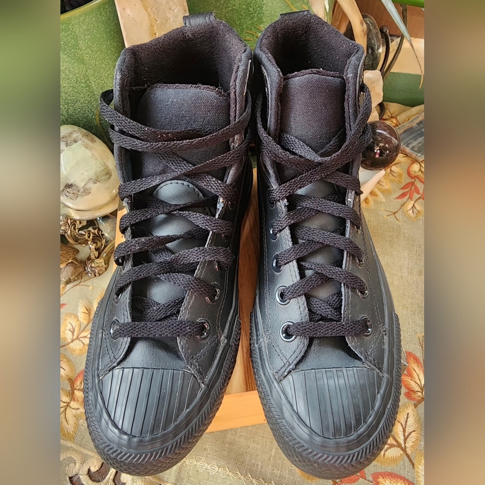 Converse Counter Climate Black Leather Sneakers with Minimalist Design